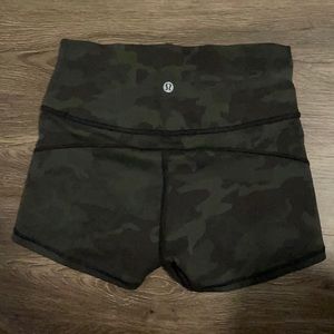 Lululemon compression workout shorts